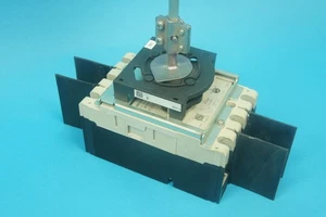 Mitsubishi NF250-SGW molded case circuit breaker, 3 poles, 160-250 A, 690 VAC - Picture 1 of 5