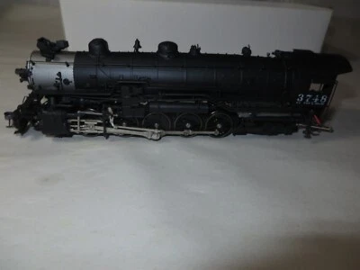 SUNSET MODELS SOUTHERN PACIFIC  2-10-2 HO LOCOMOTIVE F-5 CLAMSHELL #3748 - Image 1 of 4