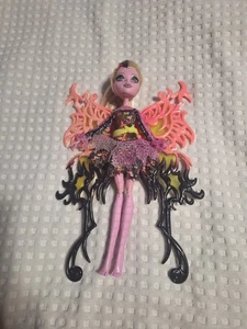 Monster High Freaky Fusion Bonita Femur Puppe Mattel Motte Skelett Schmetterling rosa - Bild 1 von 3