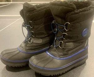 Totes Jungen Thermo Wasserdicht Winter Schnee Stiefel Kylan Schwarz Blau Größe 2 - Bild 1 von 7