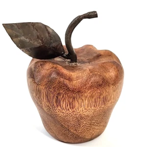 Vintage Wooden Fruit Apple Metal Stem Leaf Rustic Home Decor Country Cottagecore - Picture 1 of 8