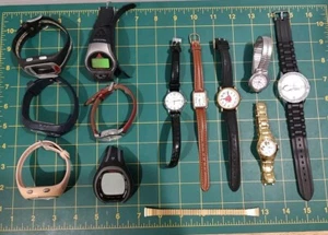 Lote de relojes de pulsera Timex, Polar, Joe Boxer + - Imagen 1 de 4