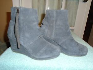 Toms Gray Suede Side Zip Wedge Ankle Booties Women's size 6.5