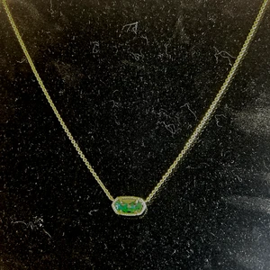 Kendra Scott Elisa Necklace – Emerald Cat’s Eye Pendant, Gold-Plated Chain, Dain - Picture 1 of 20