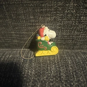Adorno vintage Snoopy & Woodstock en trineo United Feature Syndicate Inc. - Imagen 1 de 4