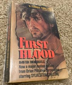 FIRST BLOOD - RARE 1982 David Morrell - Sylvester STALLONE Rambo Action Film! - Picture 1 of 8