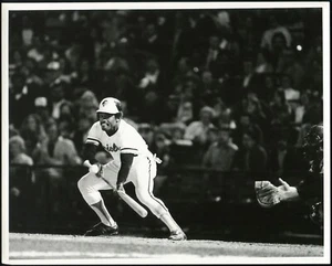 1982 Al Bumbry Type 1 8x10 Photograph (1973 ROY) Baltimore Orioles - Picture 1 of 2