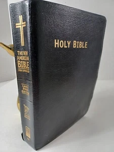 The New American Bible for Catholics Large Print Edition 988 Leather 1969 VTG - Foto 1 di 17