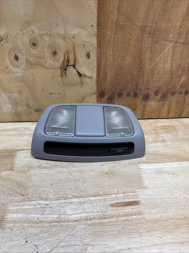 2002-2004 Nissan Xterra Frontier OVERHEAD MAP DOME INTERIOR LIGHT GREY OEM - Изображение 1 из 4