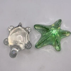 Vintage mundgeblasene irisierende Glas Meeresschildkröte und grüne Seesterne Briefbeschwerer - Bild 1 von 11