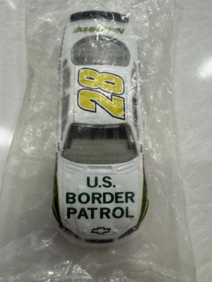 RARO NUEVO EN PAQUETE Kenny Wallace #28 Patrulla Fronteriza de los Estados Unidos 2008 Promo 1/64 NASCAR Die-Cast Foto 1 de 4