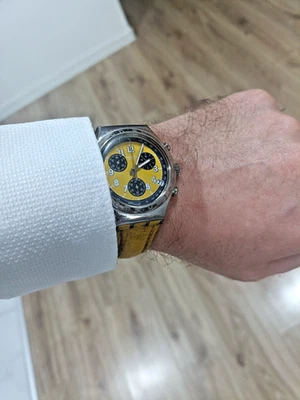 Reloj Swatch Cronógrafo 1998 Azul y Amarillo Hecho en Suiza Años 90 Foto 1 de 4