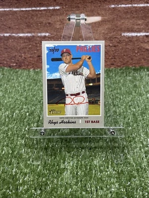 RHYS HOSKINS 2019 Topps Heritage Real One Red Ink Auto /70 #ROA-RH Phillies - Image 1 of 4
