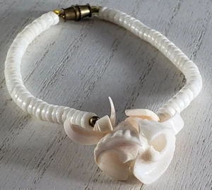 Vintage Shell  Beaded Flower Bracelet  Barrel Clasp UNIQUE Flower - Picture 1 of 3