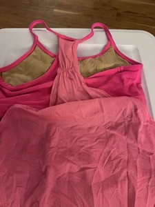 Lululemon Damengröße 4 rosa sportliches Yoga integrierter BH-Tanktop Racerback - Bild 1 von 4