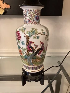 VINTAGE CHINESE FAMILLE ROSE SMALL TABLE LAMP - Picture 1 of 13