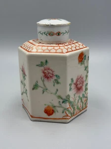 Antique 19th c Chinese hexagonal Famille Rose Porcelain Lidded Jar 5 3/4 " - Picture 1 of 10