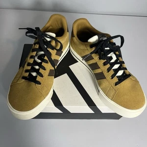 Adidas Daily 4.0 Sneaker Unisex Gr. 9/8 Kupfer/Brn Wildleder-ähnlich, Streifen, schwarze Schnürsenkel - Bild 1 von 13