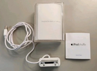 Apple iPod Shuffle 2nd Gen 1GB A1204 White And Dock Tested - Image 1 of 4