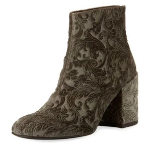 Botín romántico de terciopelo Stuart Weitzman Bacari en gris talla 8 usado en excelente estado - Imagen 1 de 8