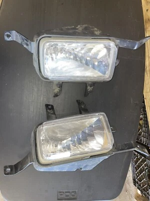 Комплект оригинальных противотуманных фар для GMC Yukon XL 2016-2020 годов выпуска передние правые левые - Изображение 1 из 4