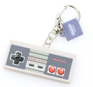 Nintendo Museum Keychain β NES Controller Design / Japan Exclusive / New - Picture 1 of 7