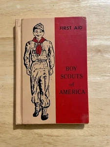 1968 Vintage BSA First Aid Merit Badge Hardback Book - Picture 1 of 3