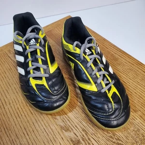 Adidas Samba Indoor Soccer Shoes Boys 3 Black Yellow Gum Sole Classic Athletic - Picture 1 of 8