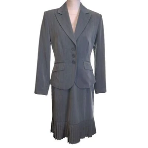 Metrostyle Stretch Gray Pinstriped 2 Piece Suit Skirt Set Size 6 Career Office - Picture 1 of 16