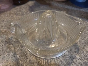 VINTAGE ANCHOR HOCKING CLEAR GLASS JUICE REAMER LOOP HANDLE - Picture 1 of 1