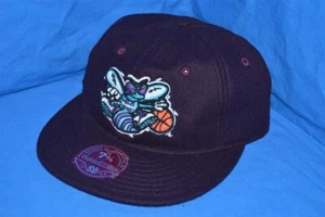 CHARLOTTE HORNETS BLUE UNDER BRIM WOOL LOW PROFILE MITCHELL & NESS HAT 7 1/4 - Picture 1 of 4