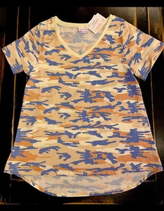 NWT L LuLaRoe CAMO Christy V Neck T Top BLUE TAN CREAM Camouflage LARGE 14 16 - Picture 1 of 6