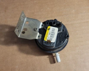Honeywell C341750P01 Furnace Air Pressure Switch IS20137-3311 - Picture 1 of 3