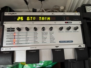 DigiTech Vocalist Live 4 vocal harmonizer/effect processor for guitarists - Picture 1 of 8
