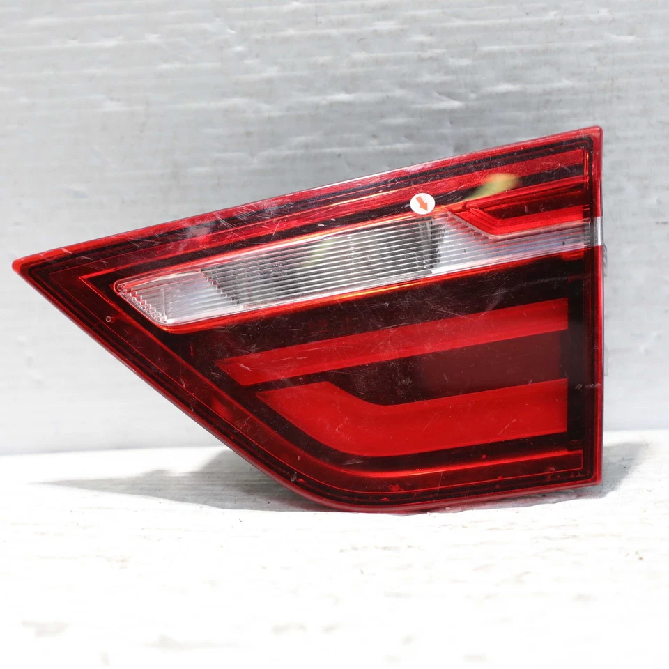 Luz trasera interior incandescente lateral derecha BMW X3 X4 2014-2017 OEM 63217331284 Foto 1 de 4