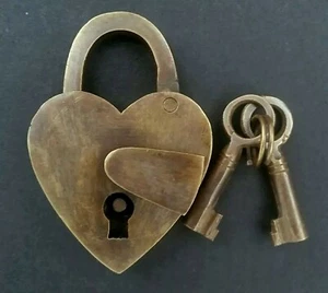Vtg. Style ♡ Love Valentine Heart Paris PADLOCK, 2 SKELETON Keys Brass 3"t. #L3 - Picture 1 of 5