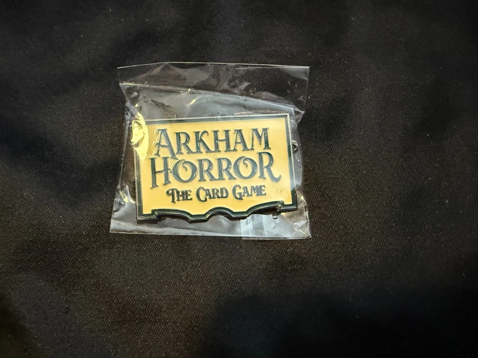 Pin de juego de mesa de terror Arkham - Essen Spiel 2025 Foto 1 de 1