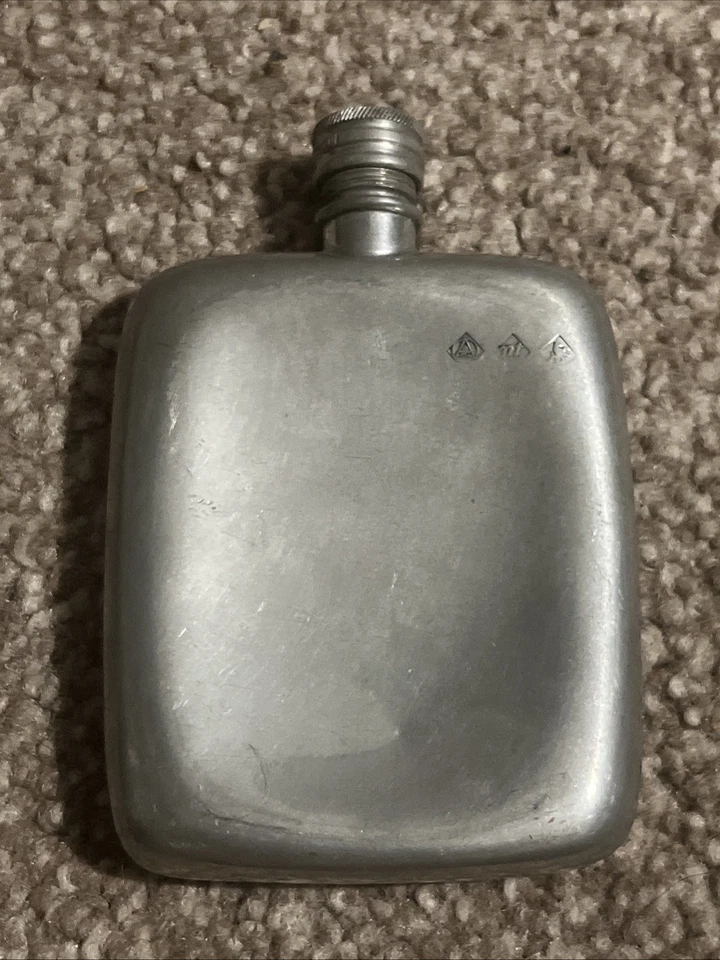 Rare Vintage Hallmarked Silver Hip Flask 180g  - Image 1 of 4