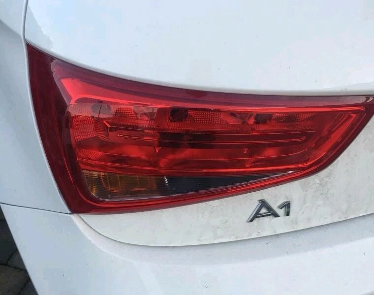 AUDI A1 8X MARK 1 MK1 - UNIDAD DE LUZ TRASERA TRASERA DEL LADO DEL PASAJERO CERCANO. Foto 1 de 1