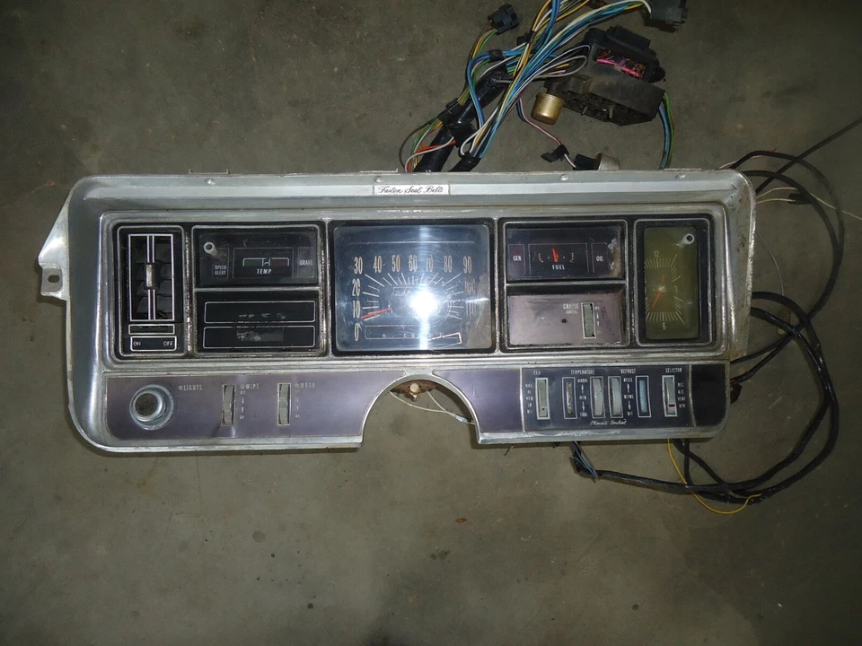 1968 BUICK LESABRE ПРИБОРНОЙ ПАНЕЛИ / БЕЗЕЛЬ 68 СПИДОМЕТР ДАТЧИКИ - Изображение 1 из 4