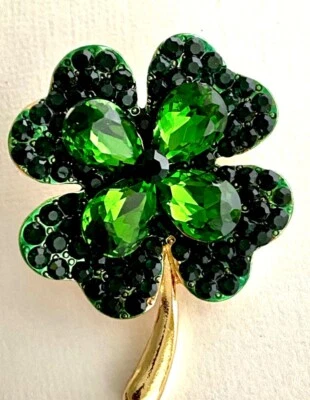 Broche Trébol Cuatro Hojas Cristales Verdes Día de San Patricio Versión Más Pequeña Foto 1 de 4
