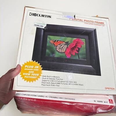 Curtis 7" Digital Photo Frame DPB702 Media Card USB Supported - Image 1 of 2
