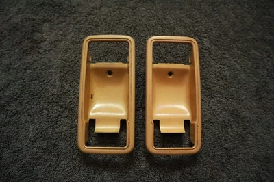 Biseles de manija de puerta tostados Toyota Celica Starlet Corolla 1975-1984 Foto 1 de 4