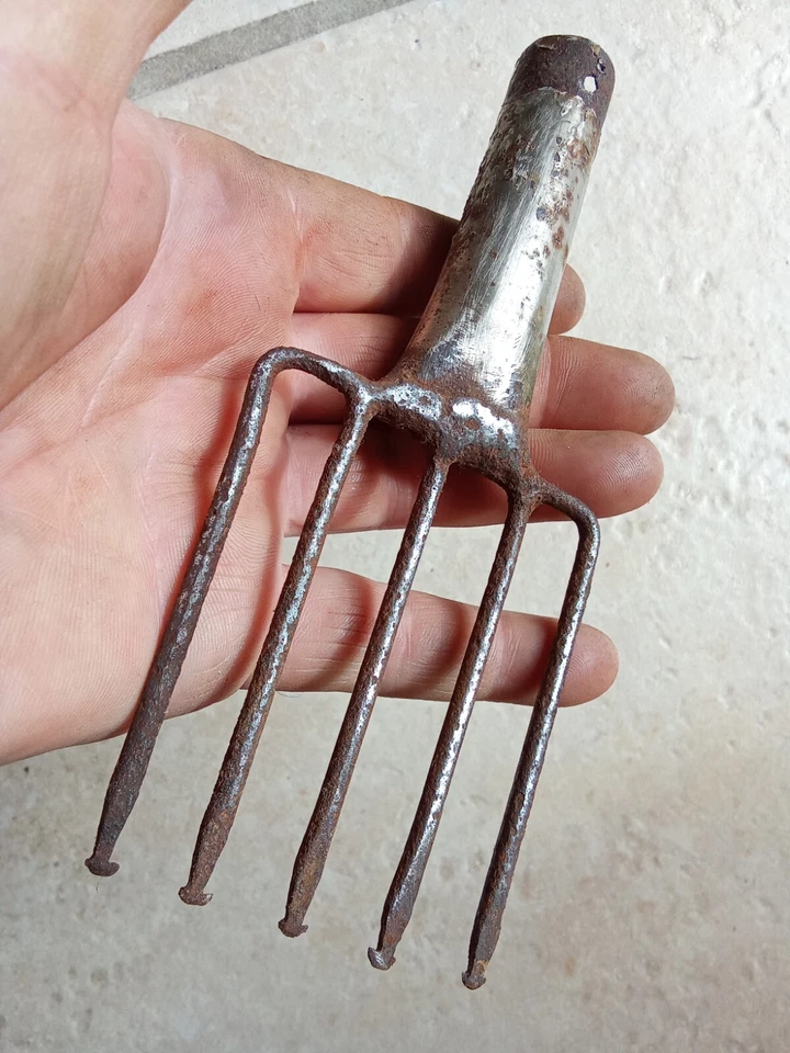 Ancienne petite Foëne Harpon Pêche Fer forgé (vestiges de chrome) - Photo 1/4