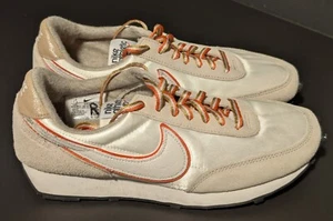 Scarpe da ginnastica Nike Daybreak SE Sail / Summit DN3399-100 bianche da donna taglia 7,5 - Foto 1 di 13