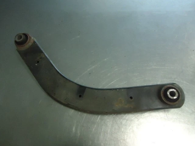 BRAS DE SUSPENSION ARRIÈRE DROIT Opel Vectra C GTS 2006 - Photo 1/1