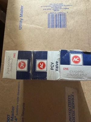 NIB PCV Valve AC Delco GM 25095452 Original Equipment CV895C Fits 1987-1997 GM Foto 1 de 2