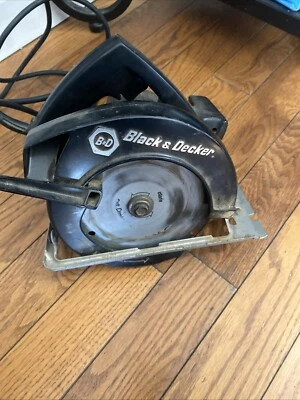 Black and Decker Circular Saw Black 7-1/4" 1-1/2hp Tested Working RPM 5300 7308 - Image 1 of 4