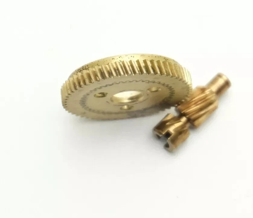 Engranaje principal y engranaje de piñón DAIWA MILLIONAIRE CV-Z 203 MANO DERECHA Foto 1 de 1