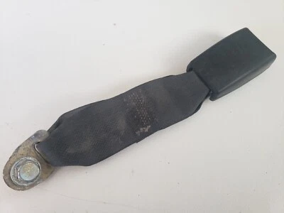 2010 Nissan Versa rear seat belt buckle  - Image 1 of 3